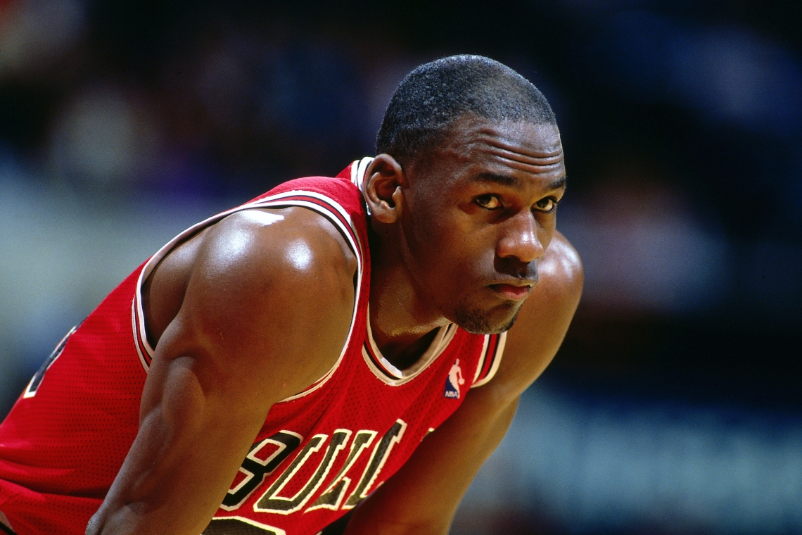 OMONDO SPORT  - Michael Jordan défend Kylian Mbappé : un soutien inattendu du légendaire basketteur